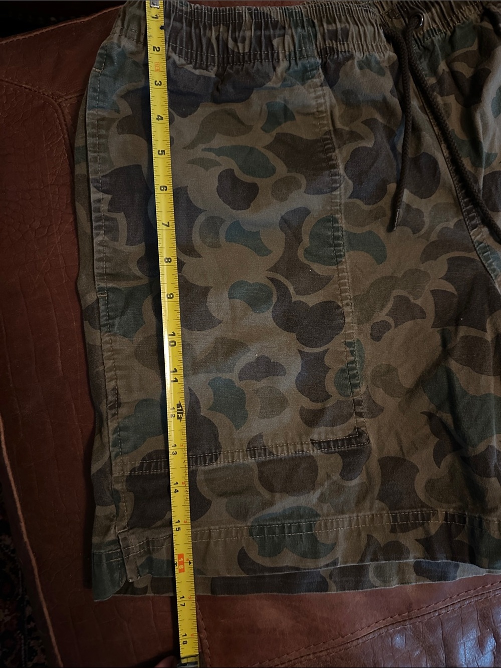 Filson Men's Camo Cargo Shorts - Green/Brown - Picture 6 of 7
